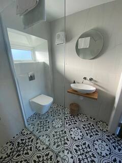Farmhouse full bathroom1 downstairs