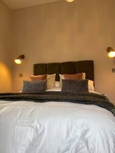 Farmhouse room1