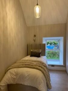 Farmhouse room3