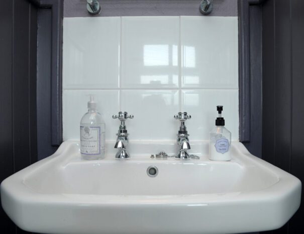 Room1 Bathroom