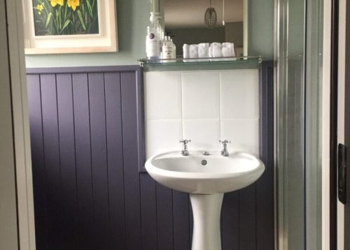 Room4 Bathroom