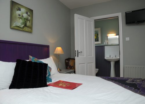 Room4 bed&desk